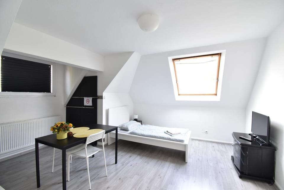 Bed, TV and multimedia, Photo of the whole room, Seating area