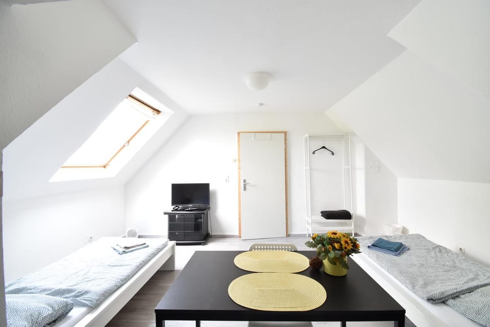Bed, TV and multimedia, Photo of the whole room