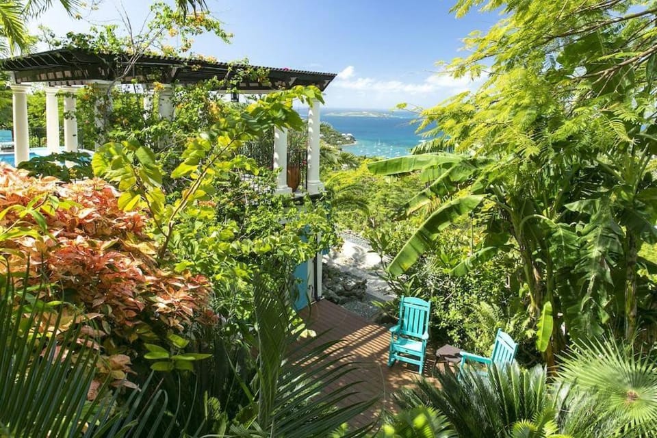 Arc Du Soleil- 3 BDRM Sleeps 6 Stunning Views Villa in Cruz Bay