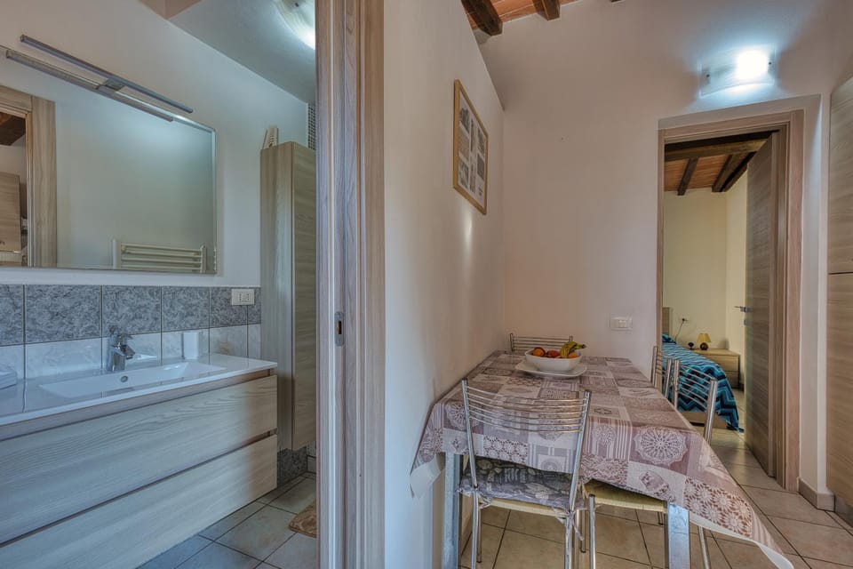 Bathroom, Photo of the whole room, Dining area