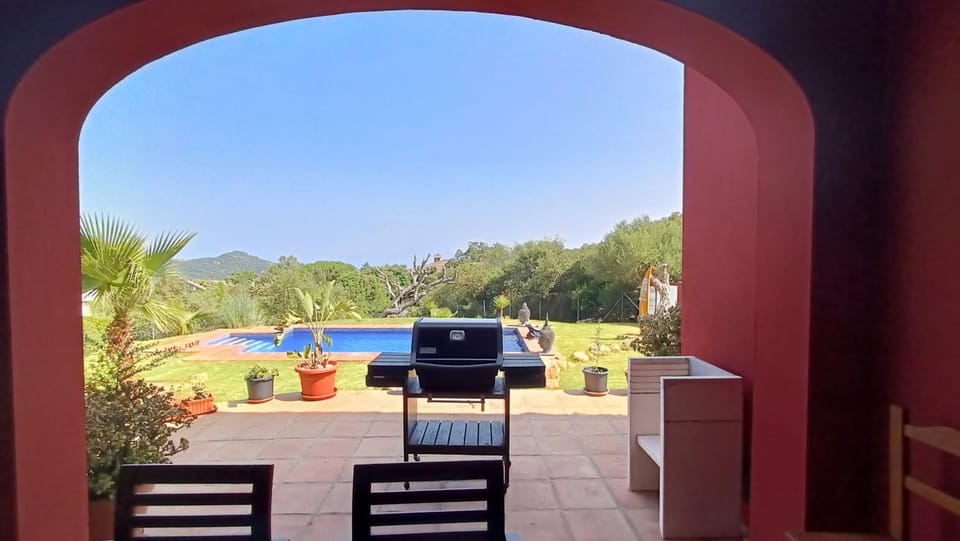 BBQ facilities, Pool view