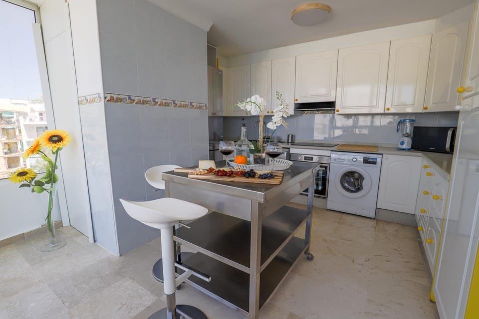 Kitchen or kitchenette, dishwasher, minibar, pet friendly, stove, toaster, washing machine