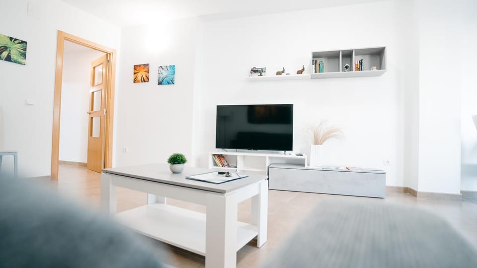 Communal lounge/ TV room, TV and multimedia