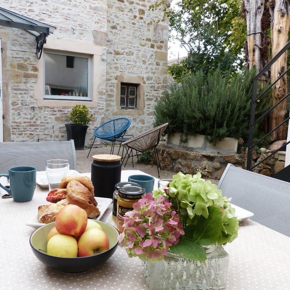 Chambres d'hôtes Les Pergolas Bed and Breakfast in Bourgogne-Franche-Comté