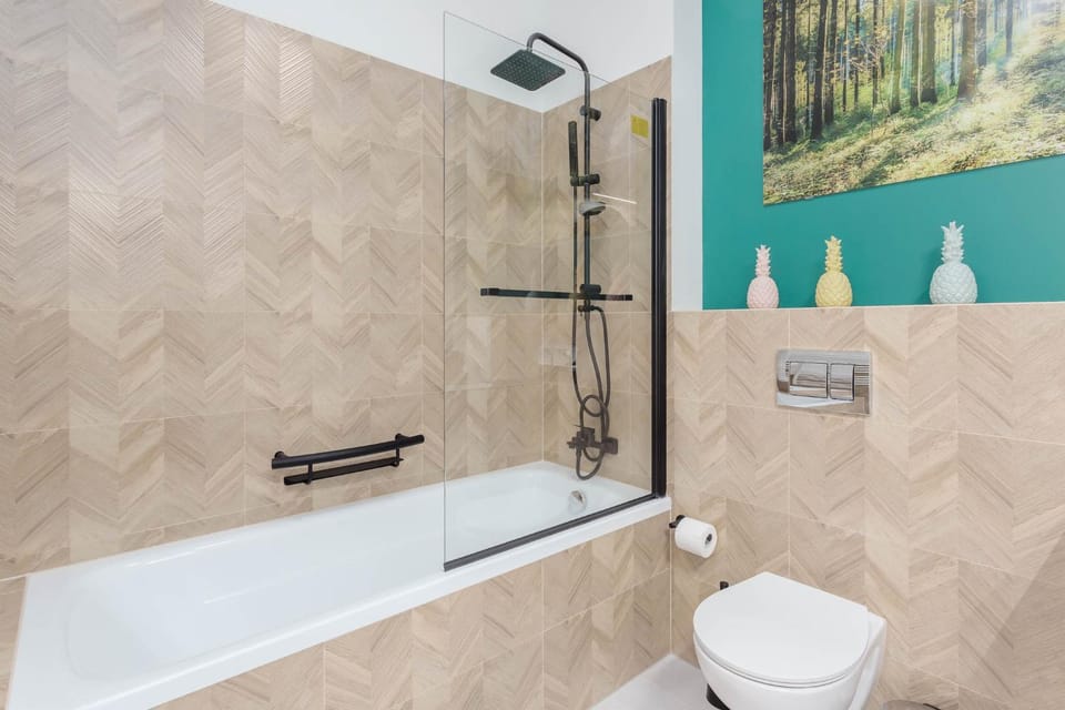 Shower, Toilet, Bathroom, Bath