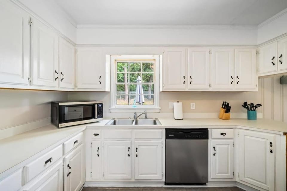 20 Mins to Downtown - Relaxing Rambler House in Mobile