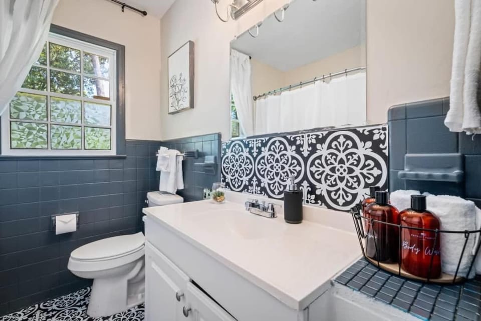 20 Mins to Downtown - Relaxing Rambler House in Mobile