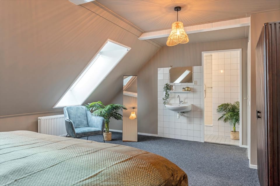 Bed, Bathroom, Bedroom