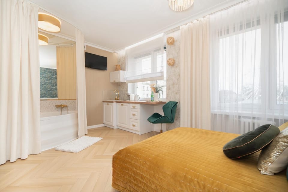 Gold Apartments Jacuzzi Room Apartment in Poland