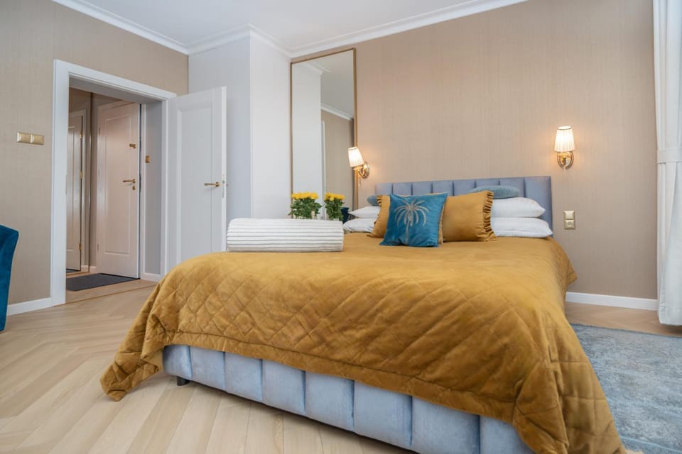 Gold Apartments Jacuzzi Room Apartment in Poland