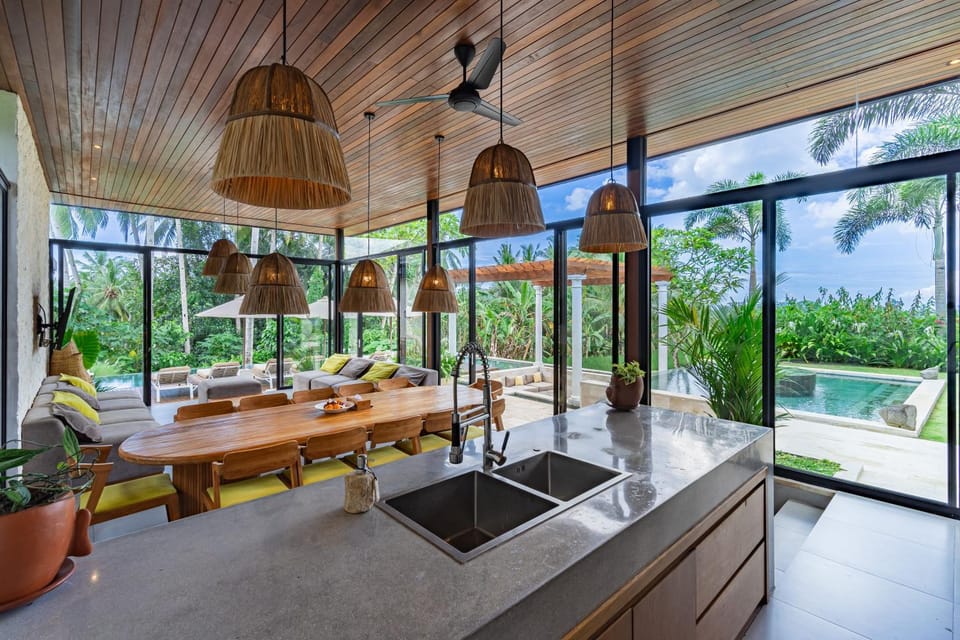 Brand NEW 6BR Villa Amazing VIEWS Villa in Tampaksiring