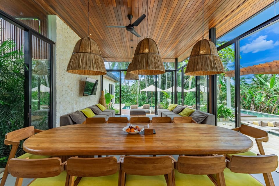 Brand NEW 6BR Villa Amazing VIEWS Villa in Tampaksiring