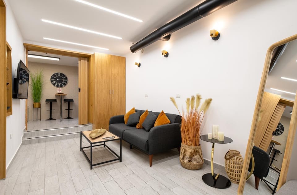 Amazing Atmosphere- Bahai Gardens Main Street Apartment in Haifa