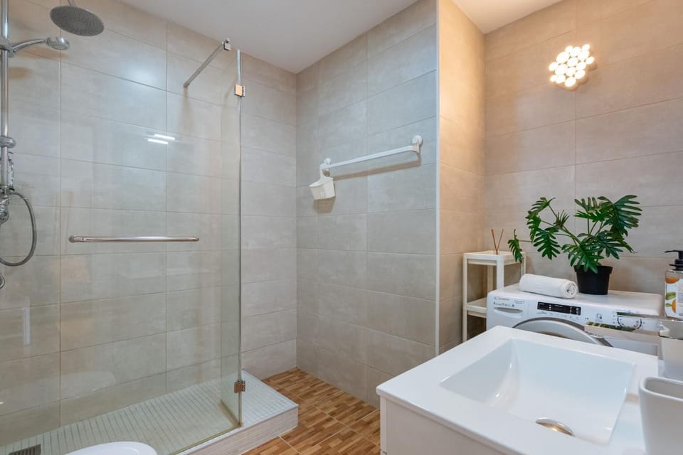 Praia da Rocha Apartment by LovelyStay Apartment in Portimao