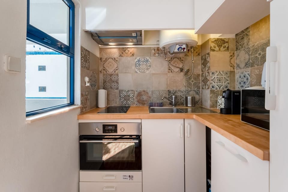 Praia da Rocha Apartment by LovelyStay Apartment in Portimao