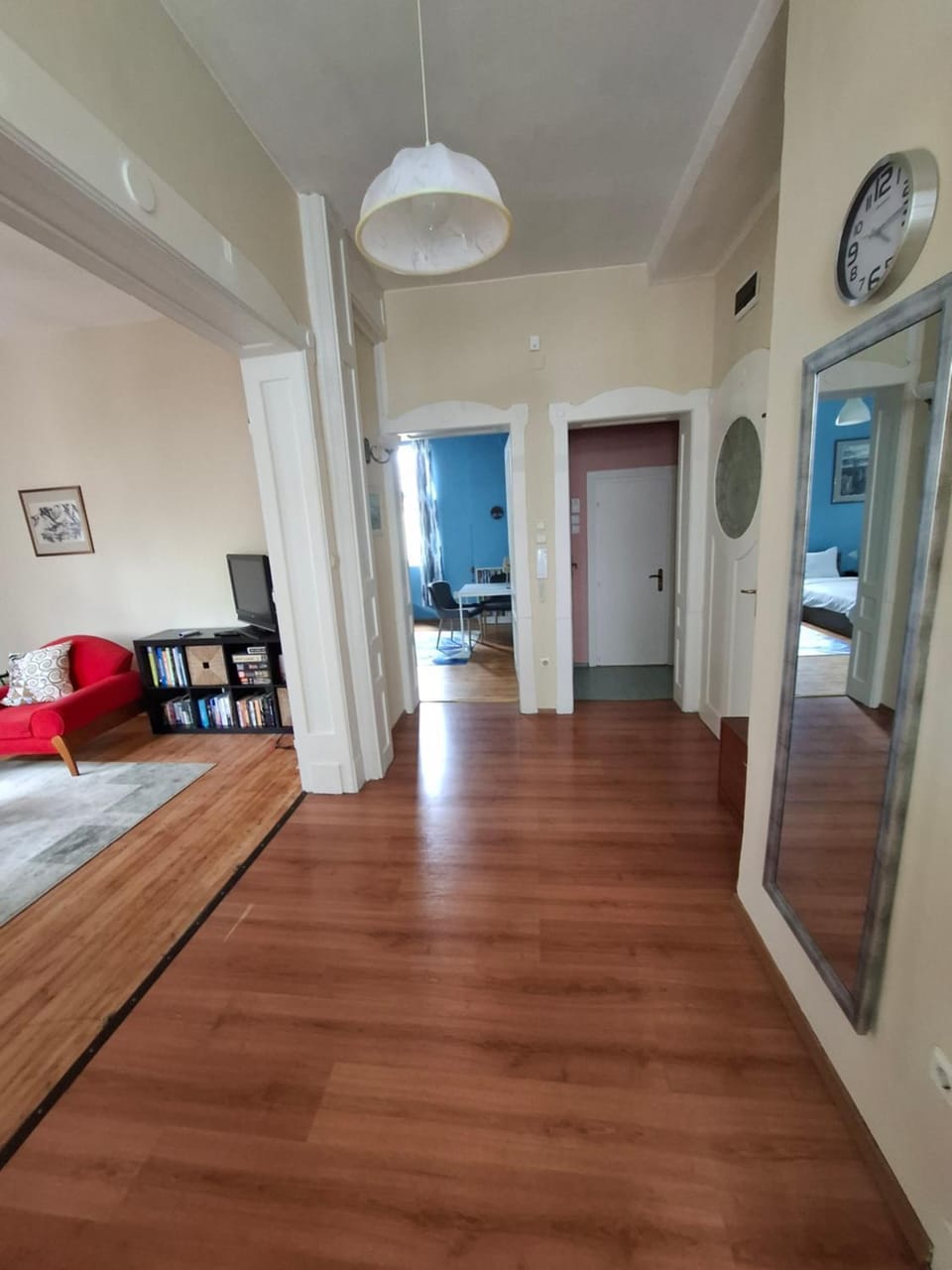 Photo of the whole room