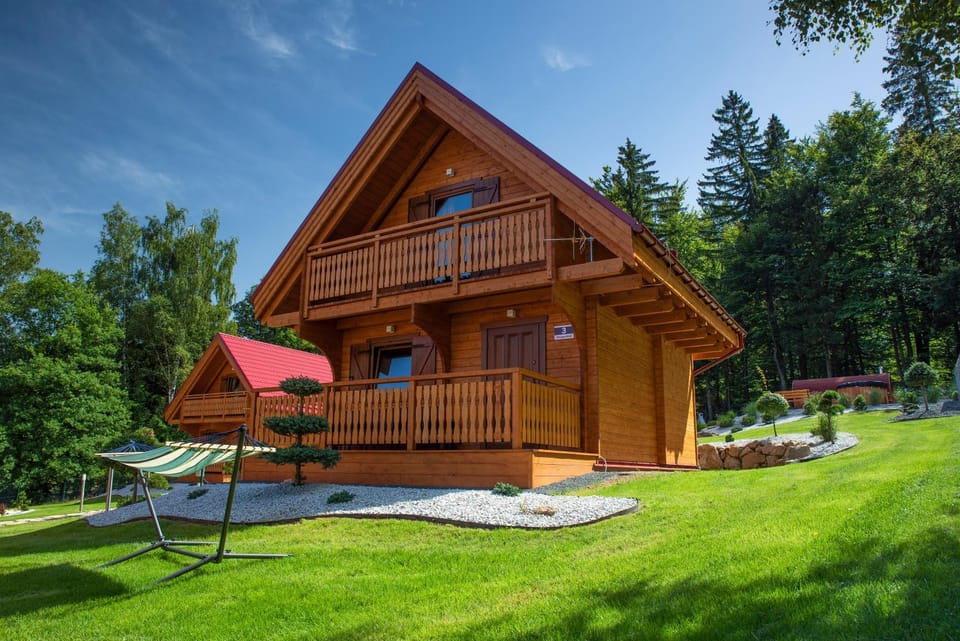 Property building, Spring, Day, Natural landscape, Garden, Garden view, pet friendly, sunbed