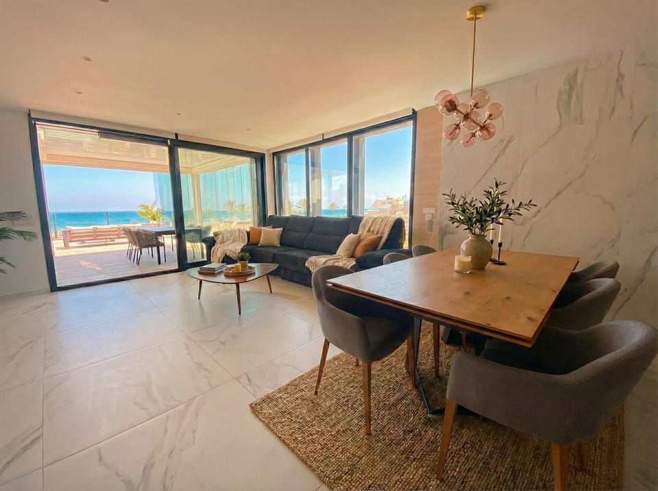 Living room, Dining area, Sea view