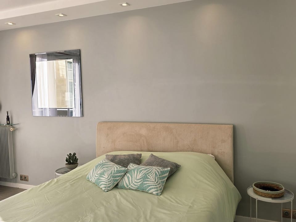 Aux portes de Paris / Studio Bord de Marne Apartment in Île-de-France