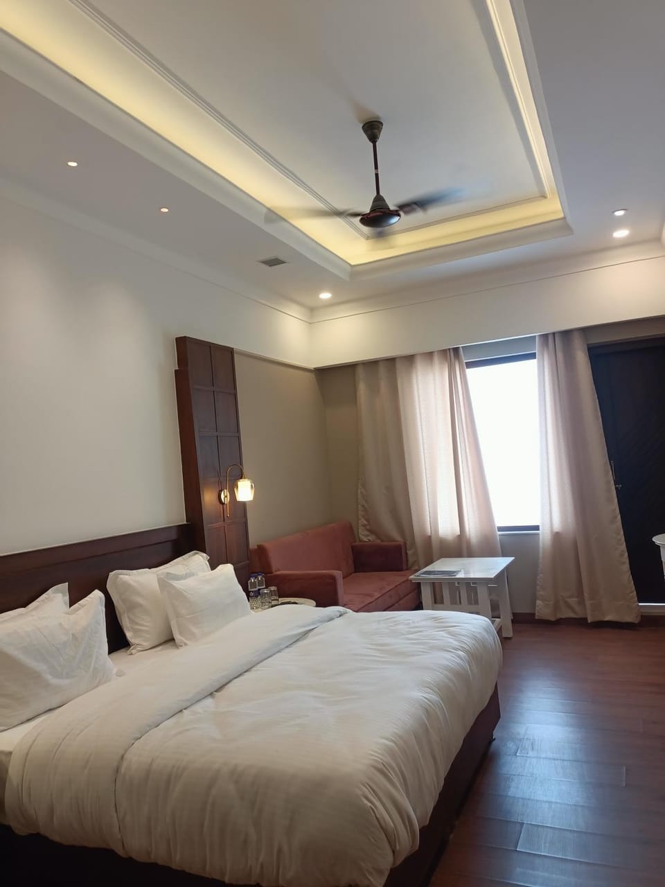 Bed, Photo of the whole room, Bedroom, fireplace