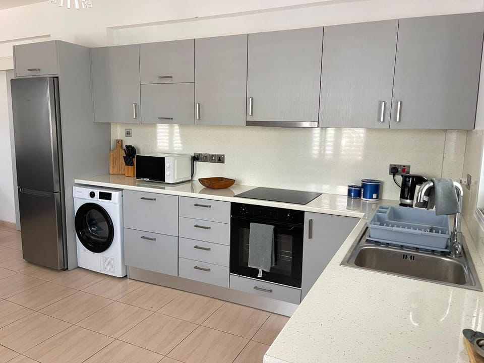 Paros Gardens, Universal Paphos Apartment in Yeroskipou