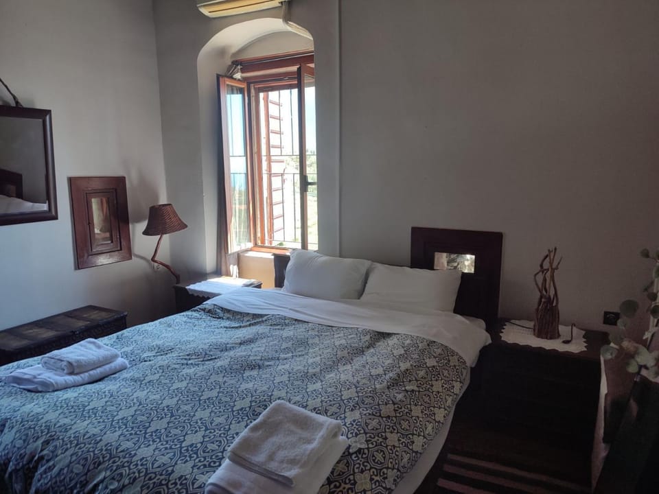 Μαγεμένος Πύργος στις Θαλάμες Apartment in Messenia