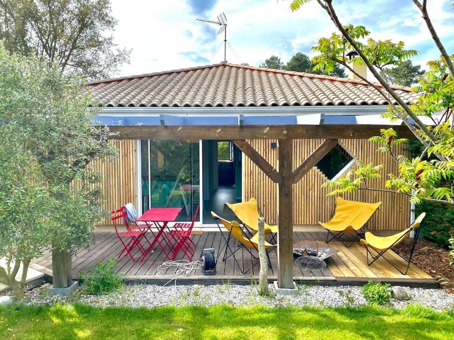BEACH HOUSE DE CHARME A MESSANGES. LA MAISON BLEUE House in Nouvelle-Aquitaine