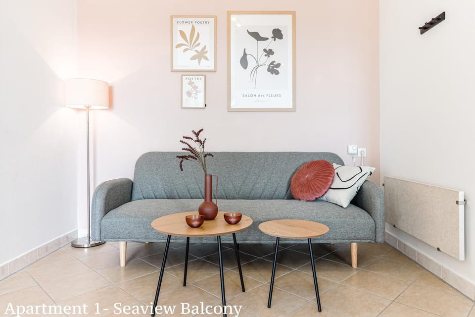 Living room, Decorative detail, Seating area
