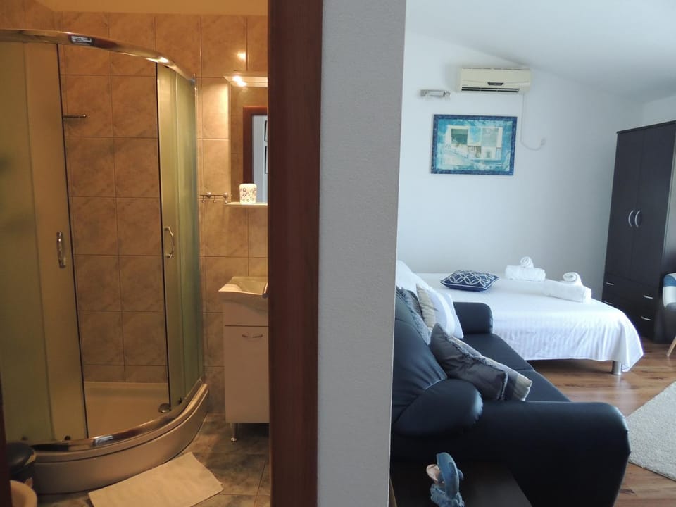 Shower, Bathroom, Bedroom