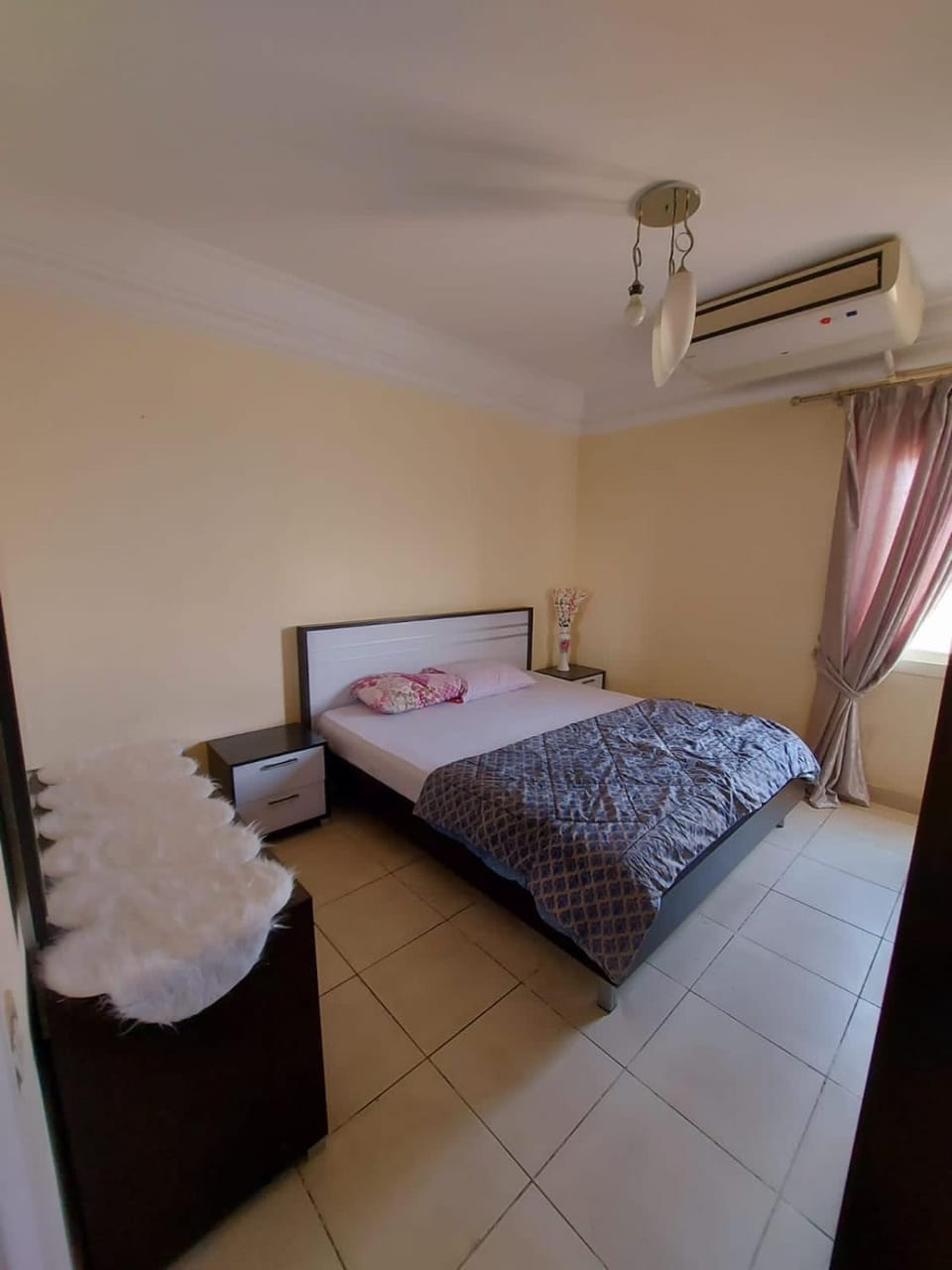 Bed, Photo of the whole room, Bedroom, air conditioner