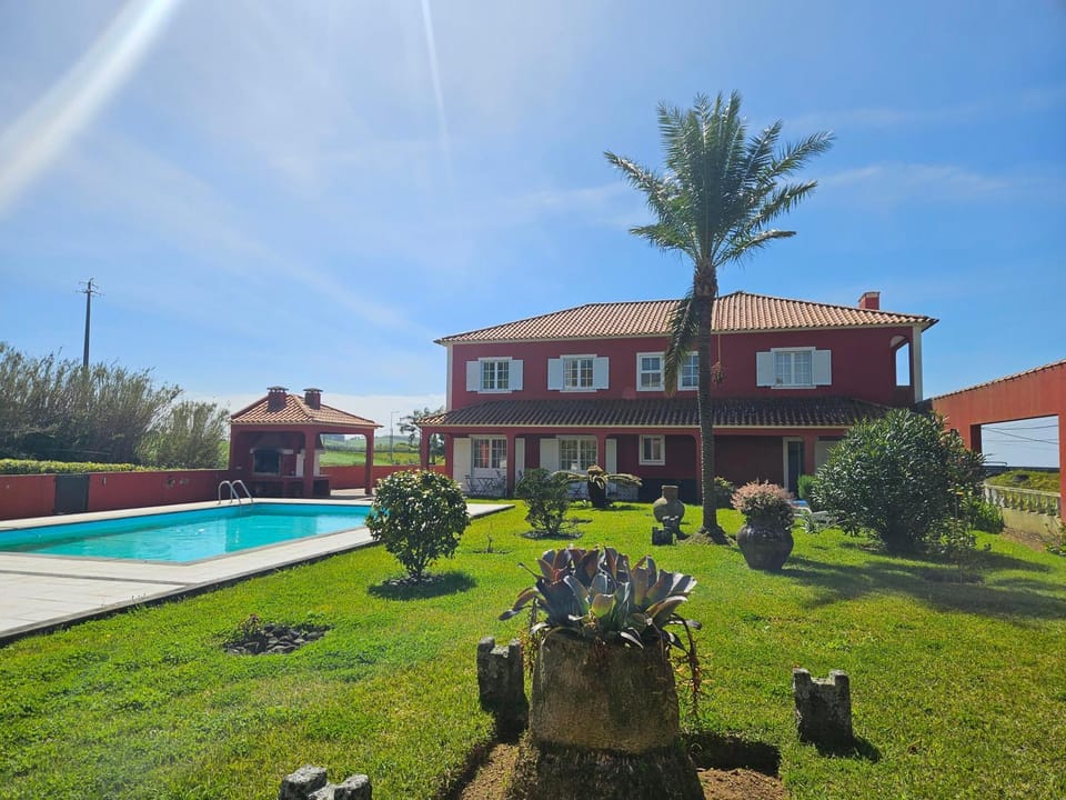 Property building, Garden, Swimming pool