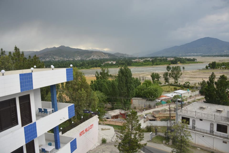 Day, Neighbourhood, Natural landscape, Mountain view
