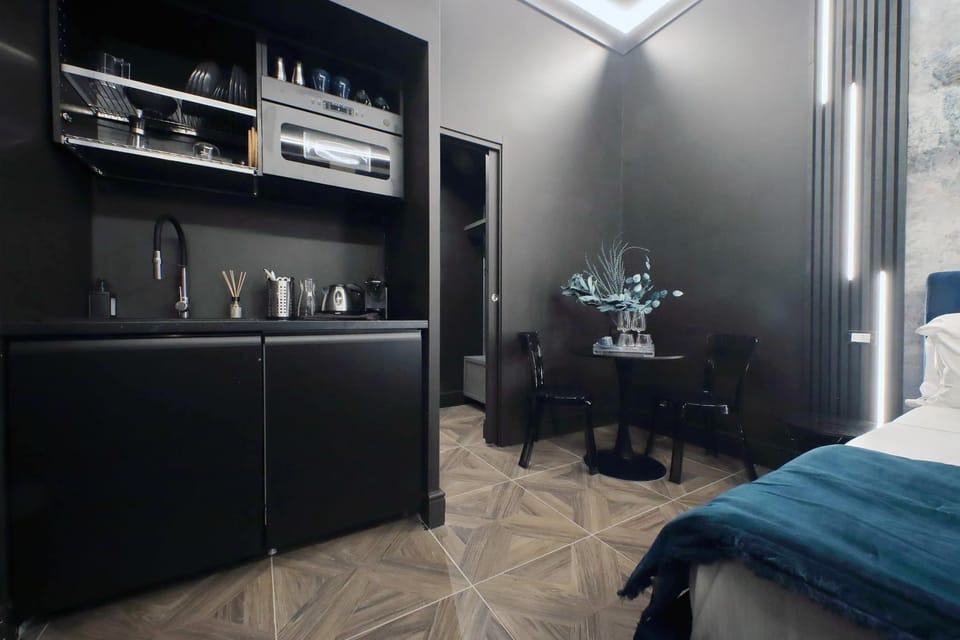 Bed, Kitchen or kitchenette, Photo of the whole room, Bedroom