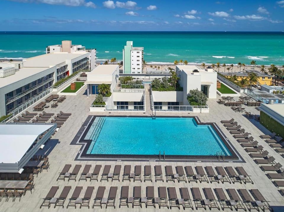 Property building, Bird's eye view, Pool view, Swimming pool