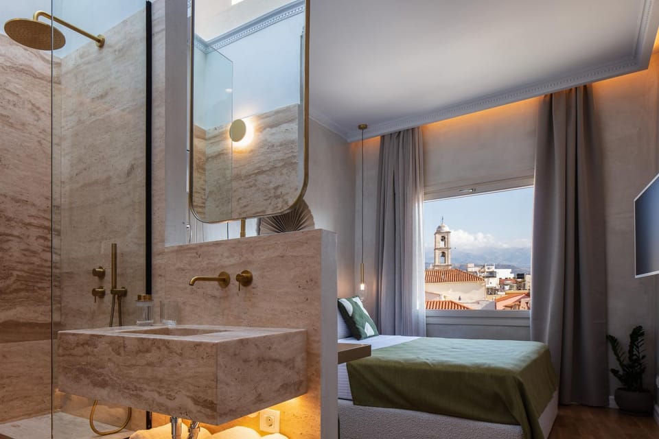Bed, Bathroom, Photo of the whole room, towels