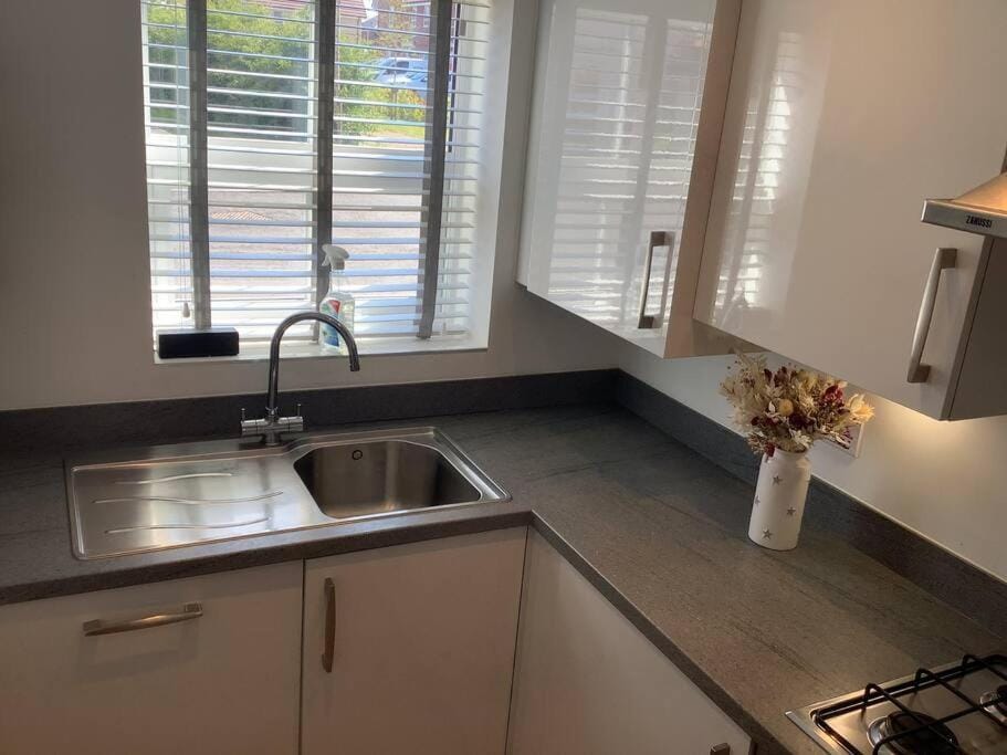 Entire 2 bedroom house in Tamworth House in Tamworth
