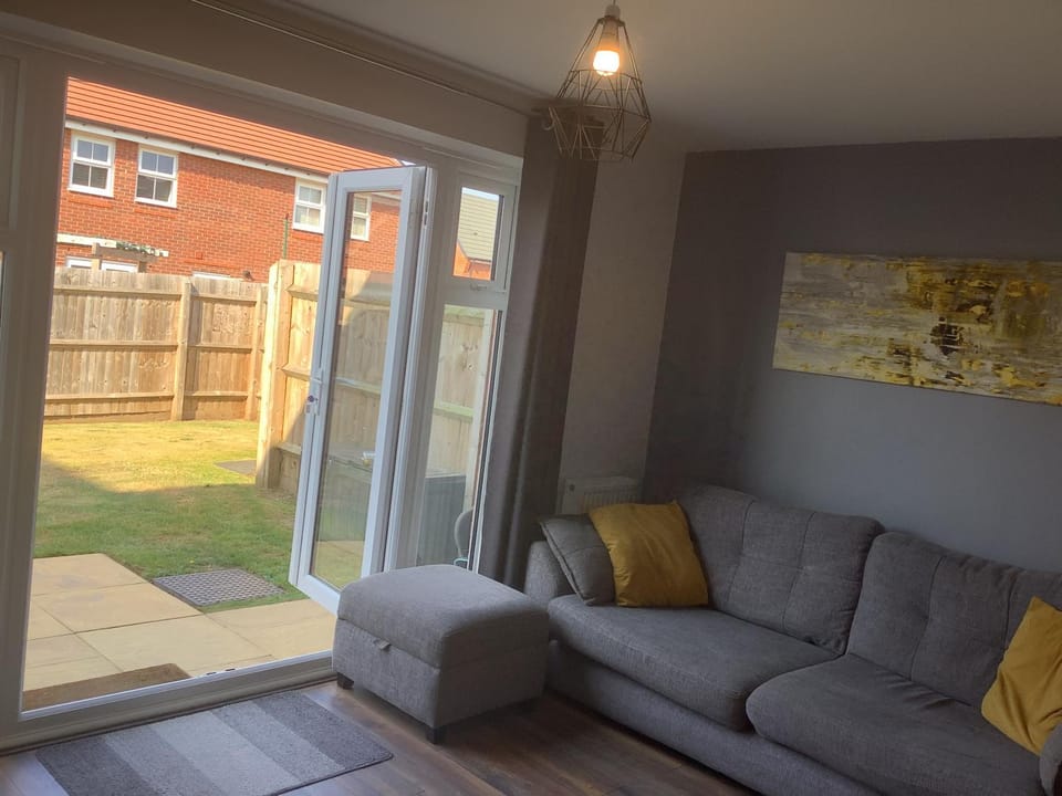 Entire 2 bedroom house in Tamworth House in Tamworth