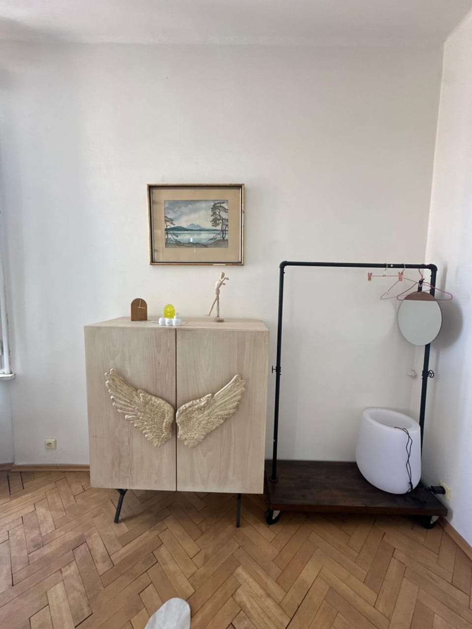 Bedroom, flat iron