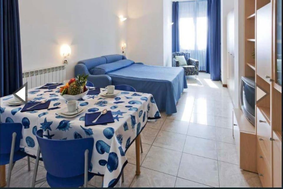 Piazza principale angolo con il Lungomare Apartment in Chioggia