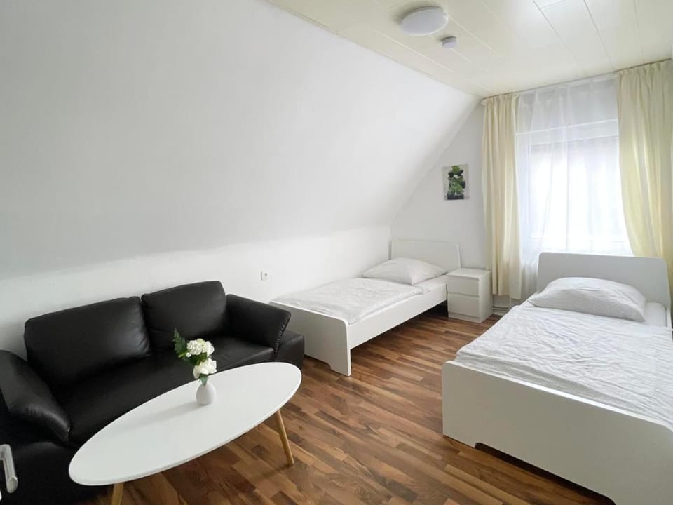 Bed, Photo of the whole room, Seating area, Bedroom