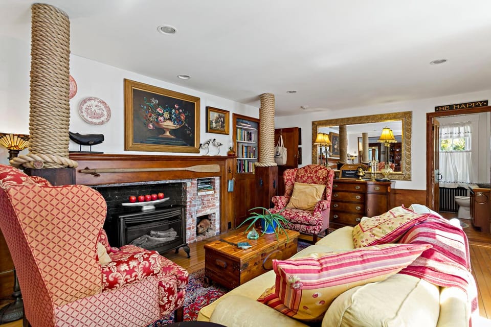 Bathroom, Living room, Seating area, fireplace, laundry