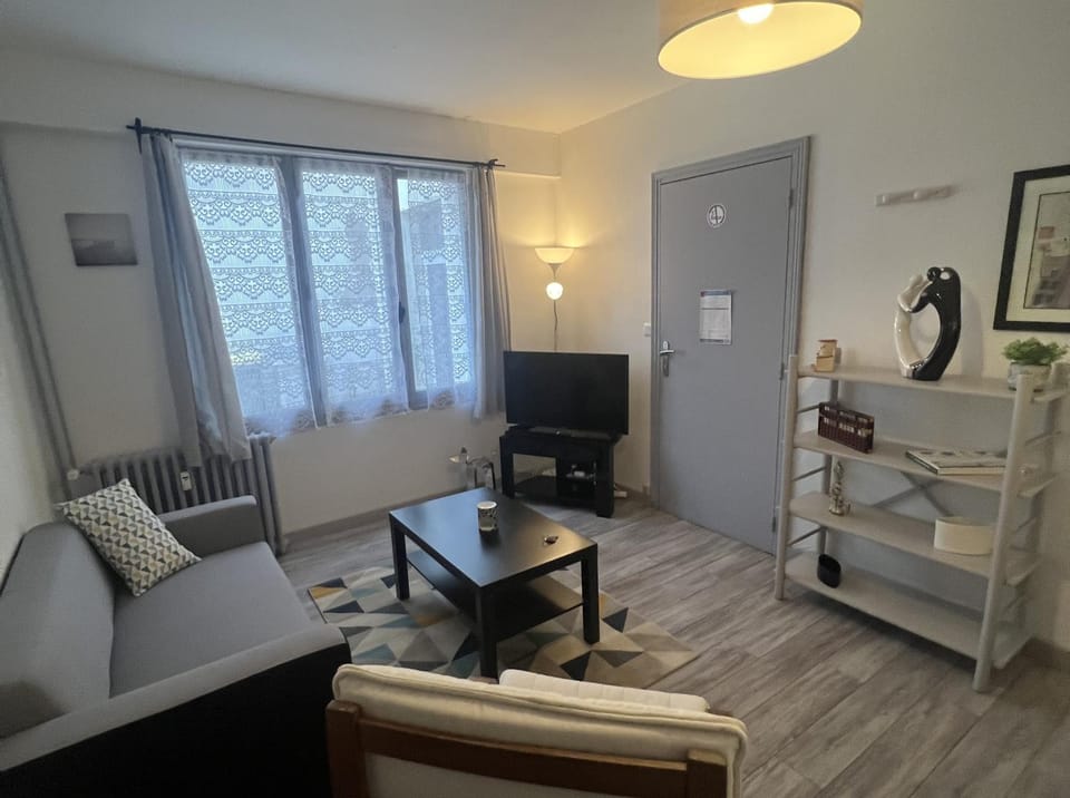TV and multimedia, Seating area