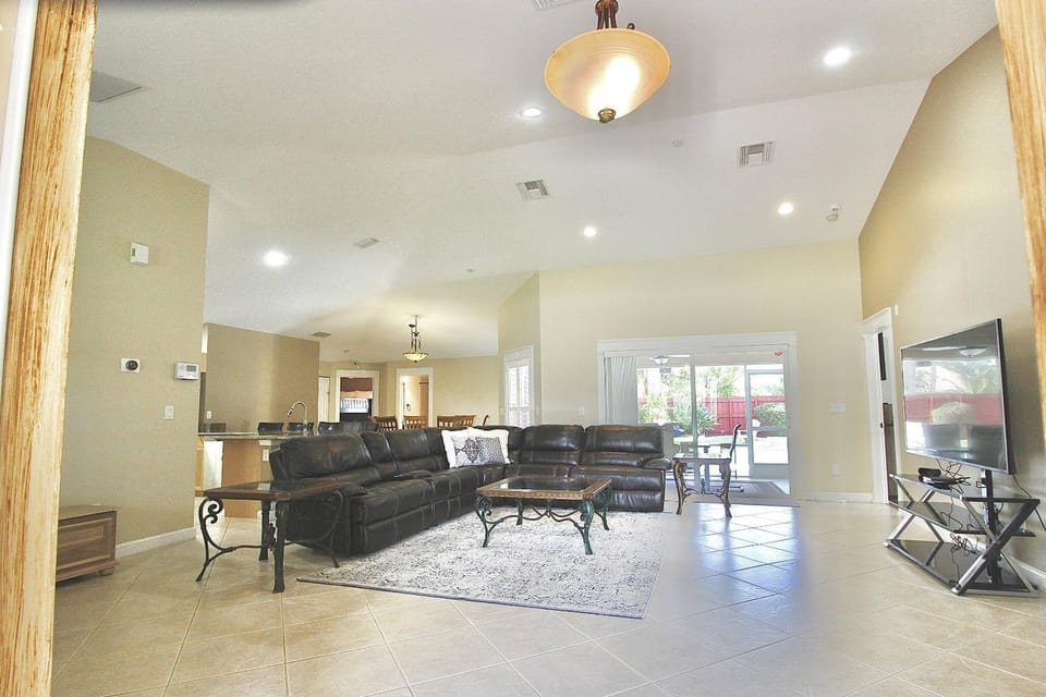 Tiki Place House in Port Saint Lucie