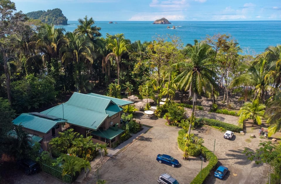 Property building, Day, Garden, Beach, Garden view, Sea view, Location, Parking