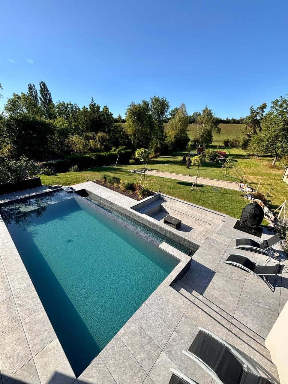 Day, Natural landscape, BBQ facilities, Garden, Garden view, Pool view, Swimming pool, sunbed