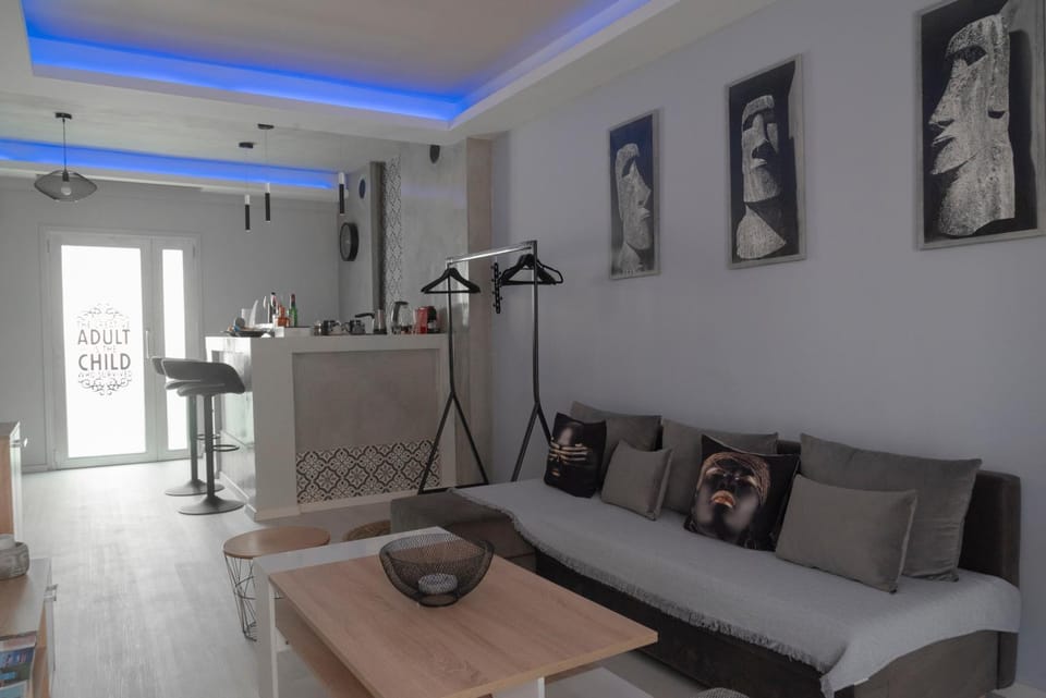 Living room, Seating area