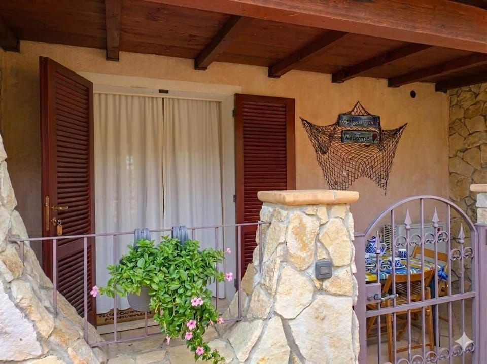 Patio, Facade/entrance, Summer