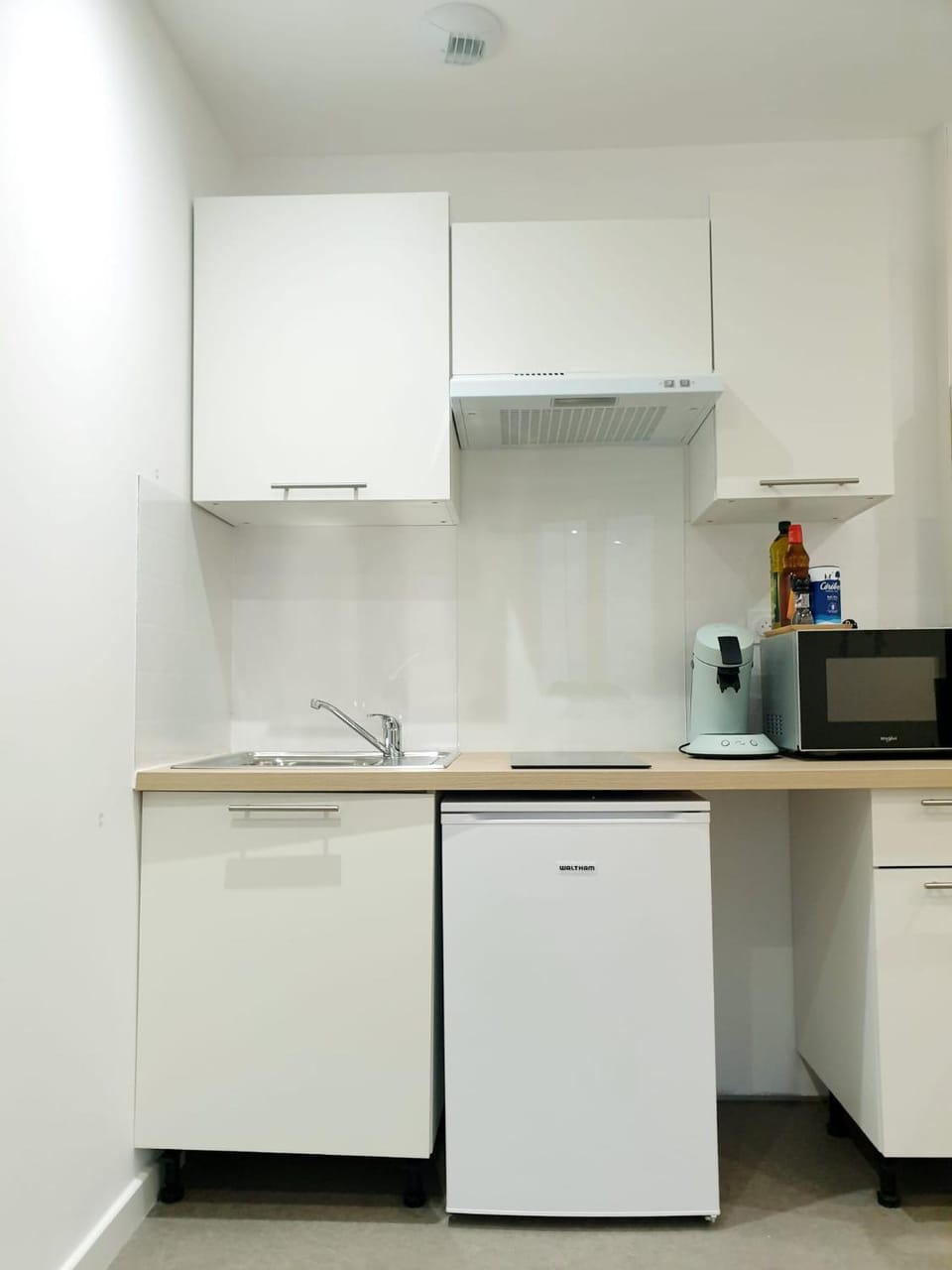 Coffee/tea facilities, Kitchen or kitchenette