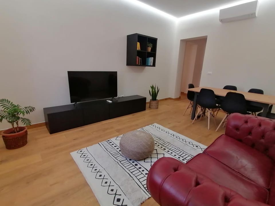 Communal lounge/ TV room, Living room, Seating area