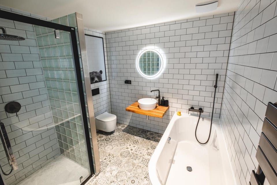 Shower, Toilet, Bathroom, Bath